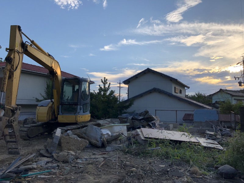 名古屋市東区の木造2階建て家の解体工事【32坪90万円】