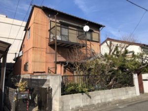 名古屋市北区の木造2階建て家の解体工事【38坪106万円】庭石と庭木を撤去