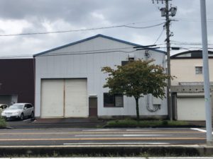 名古屋市西区の鉄骨造スレート倉庫の解体工事【70坪280万円】基礎土間残し