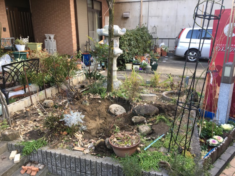 愛知県犬山市の庭の解体工事【庭木伐根と庭石撤去】