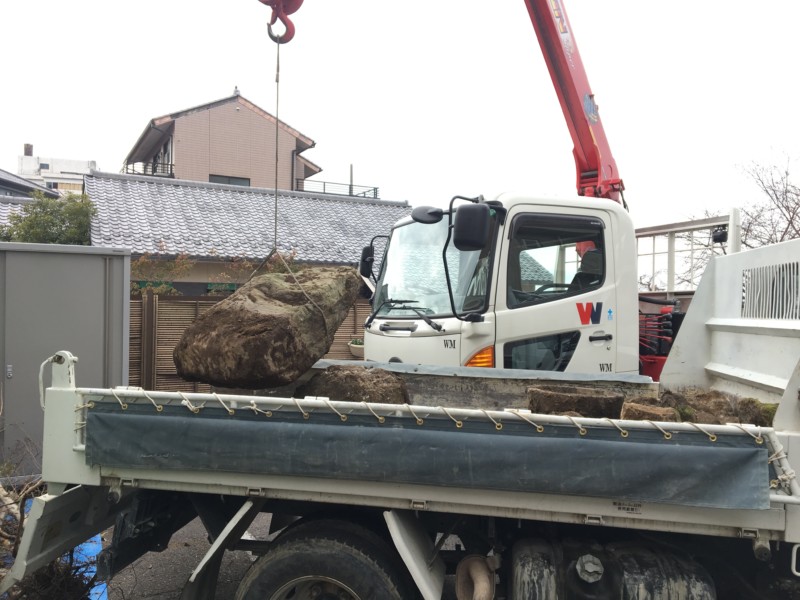 愛知県犬山市の庭の解体工事【庭木伐根と庭石撤去】