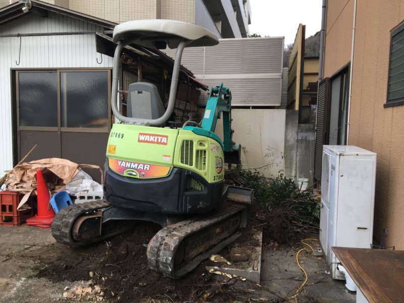 愛知県犬山市の庭の解体工事【庭木伐根と庭石撤去】