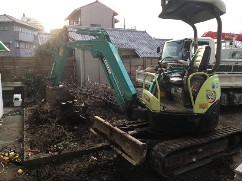 愛知県犬山市の庭の解体工事【庭木伐根と庭石撤去】