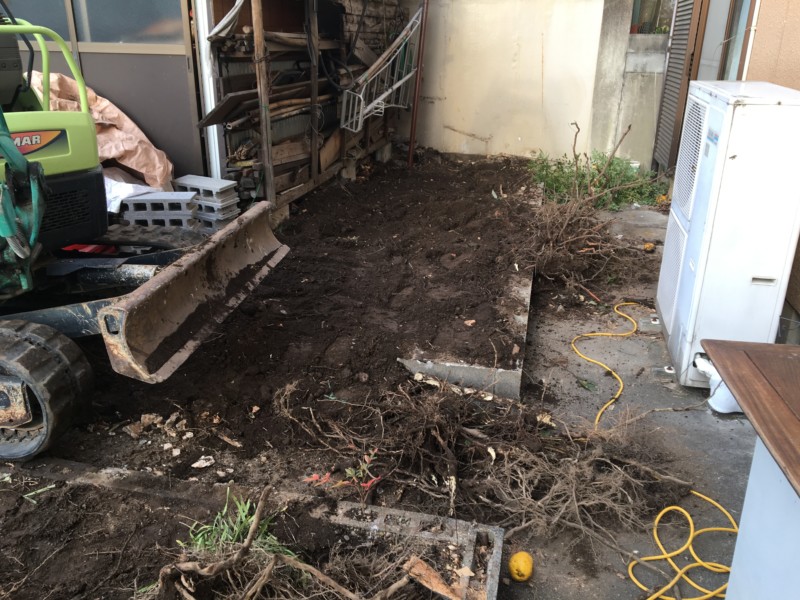 愛知県犬山市の庭の解体工事【庭木伐根と庭石撤去】