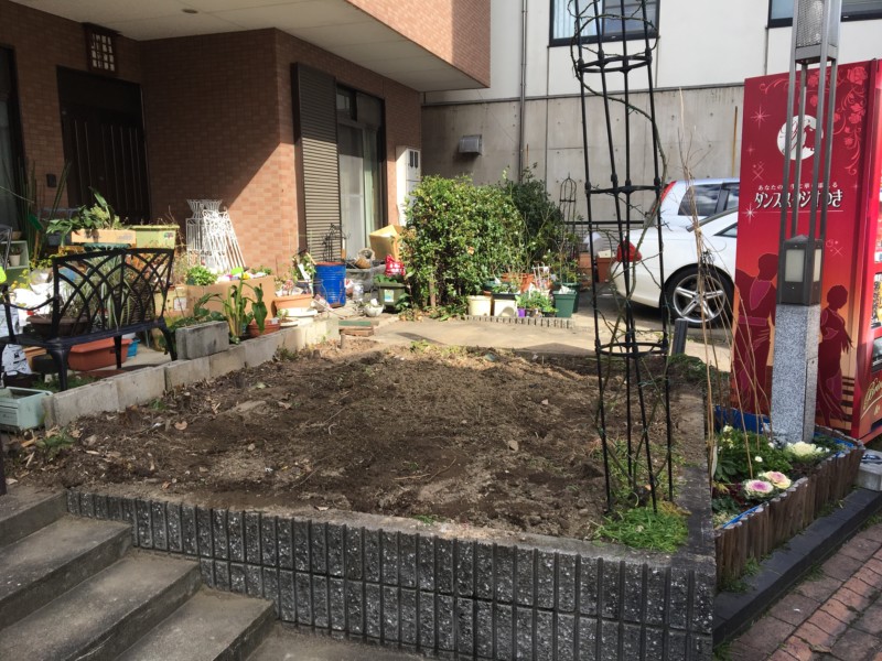 愛知県犬山市の庭の解体工事【庭木伐根と庭石撤去】