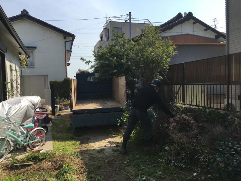 名古屋市中村区の庭の解体【庭木伐採・庭石処分】