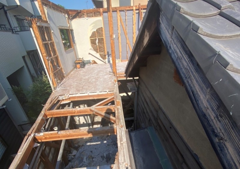 【愛知県一宮市】狭い場所の家を手壊しで解体工事