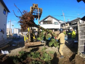 愛知県江南市の庭の解体【庭木伐採・庭石処分】2日作業28万円