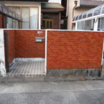 愛知県春日井市のアプローチを解体して駐車場を拡張【1日作業12万円】