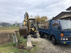 岐阜県可児市の庭木の伐根・庭石の撤去工事｜お庭をキレイに更地にする