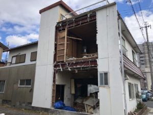 岐阜市の鉄骨2階建て解体工事の費用事例【32坪151万円】一部手壊し