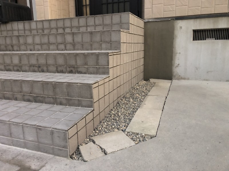 【岐阜県各務原市】玄関前の階段を開口して駐車場を広くする