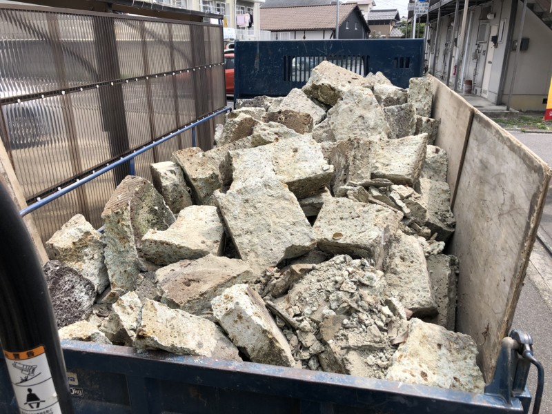 【岐阜県各務原市】大谷石を撤去してブロック新積工事