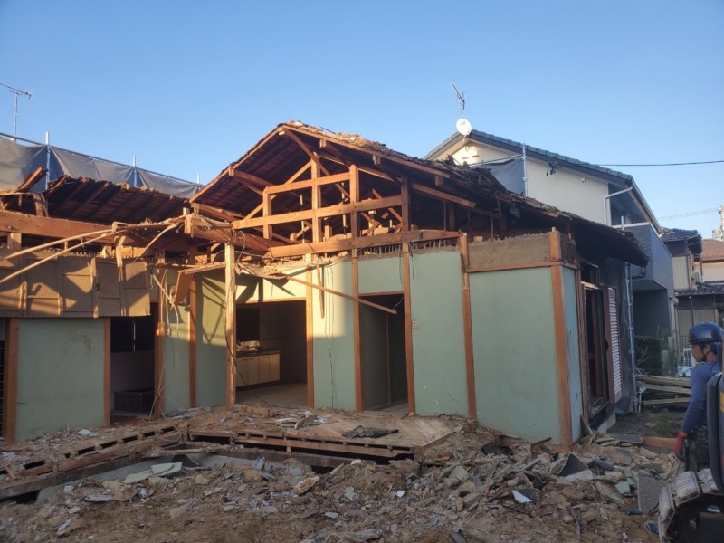 岐阜県美濃加茂市の木造2階建て家の解体工事【52坪156万円】