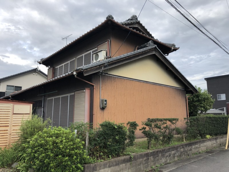 岐阜県美濃加茂市の木造2階建て家の解体工事【52坪156万円】