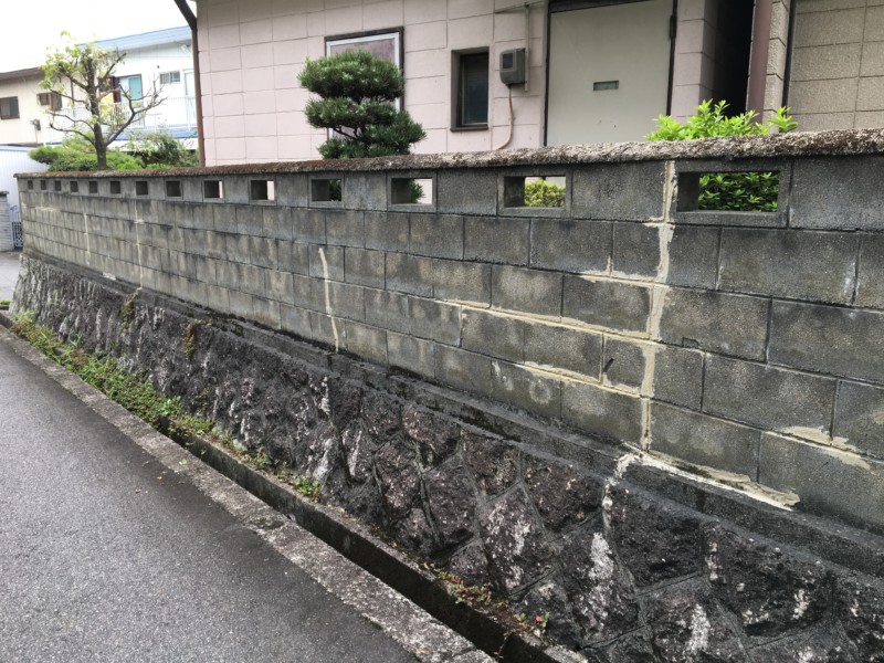 【岐阜県各務原市】道路沿いの老朽化したブロック塀を解体・処分【補助金あり】