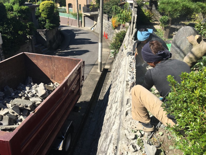 【岐阜県各務原市】道路沿いの老朽化したブロック塀を解体・処分【補助金あり】
