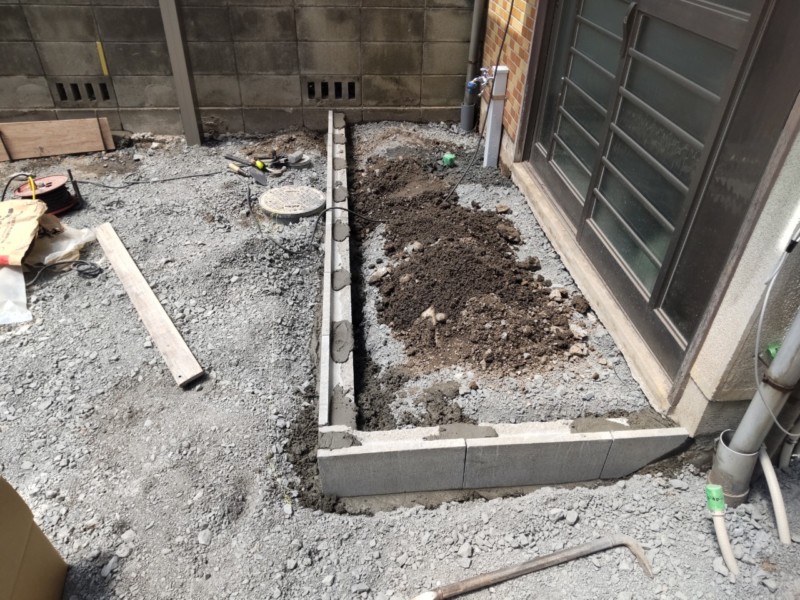 【愛知県春日井市】駐車場リフォーム工事の費用事例集【カーポート、機能門柱の設置】