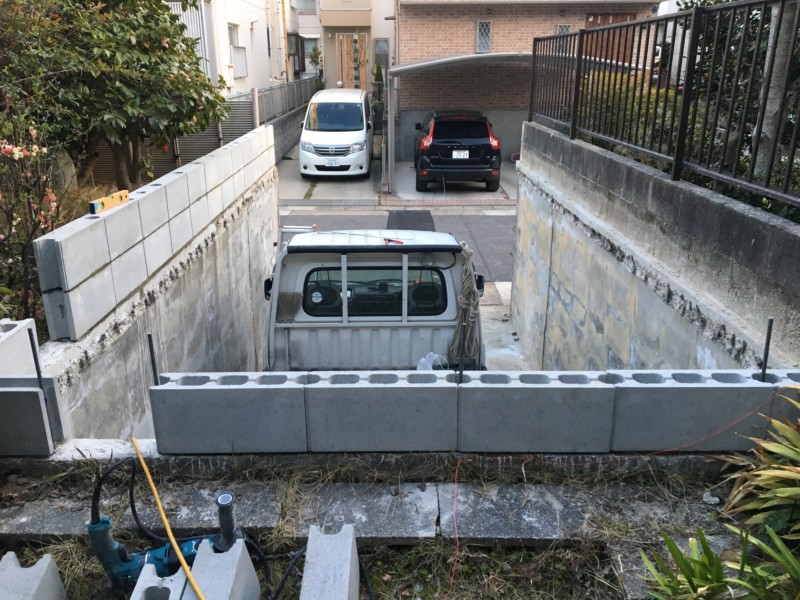 名古屋市名東区小池町コンクリート車庫を解体して、大きな車を駐車したい