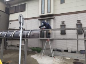 【料金比較】カーポート解体撤去の手順と費用事例１３選